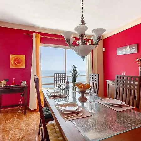 With Magnificent Sea Views Appartement Radazul