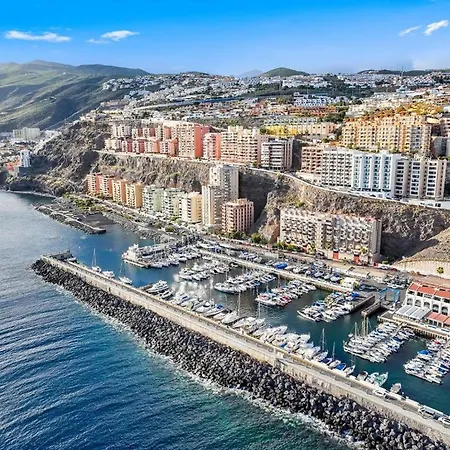 In With Stunning Sea Views アパート