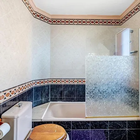 In With Stunning Sea Views アパート